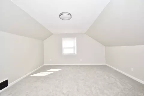 Bedroom - 21 Barton St, Springfield, MA 01104 photo 5 of 6