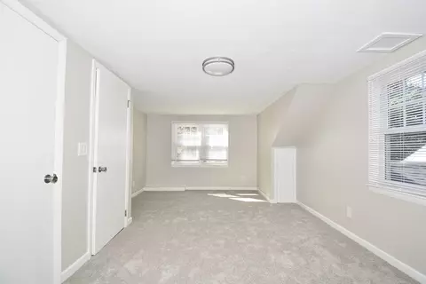 Bedroom - 21 Barton St, Springfield, MA 01104 photo 3 of 6