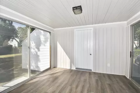 Exterior - 21 Barton St, Springfield, MA 01104 photo 4 of 8