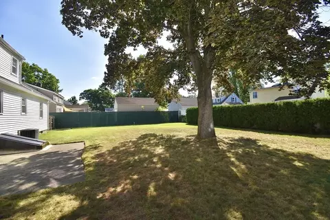 Exterior - 21 Barton St, Springfield, MA 01104 photo 6 of 8