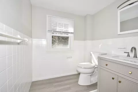 Bath - 21 Barton St, Springfield, MA 01104 photo 5 of 5