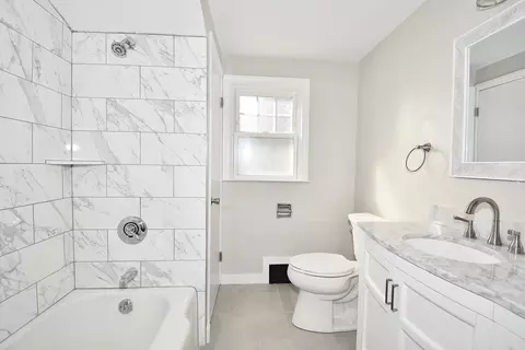 Bath - 21 Barton St, Springfield, MA 01104 photo 1 of 5
