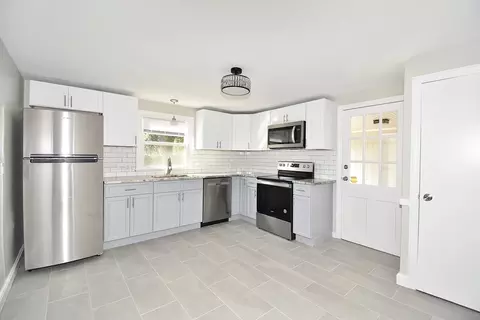Kitchen - 21 Barton St, Springfield, MA 01104 photo 1 of 5