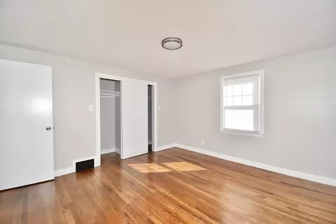 Bedroom - 21 Barton St, Springfield, MA 01104 photo 1 of 6