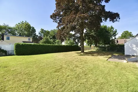 Exterior - 21 Barton St, Springfield, MA 01104 photo 5 of 8