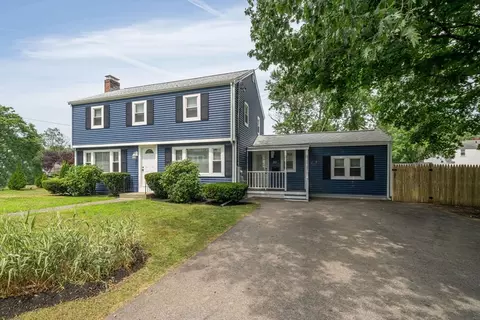 33 Gates Ave, Hudson, MA 01749