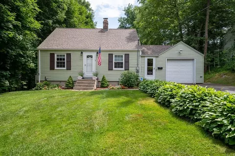 5 Colonial Dr, Cherry Valley, MA 01611