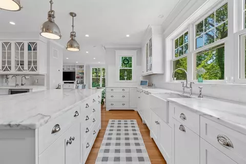 Entry Way - 27 Bemis St, Weston, MA 02493 photo 2 of 4