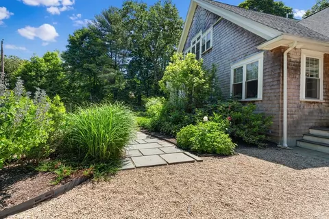 Exterior - 27 Bemis St, Weston, MA 02493 photo 3 of 15