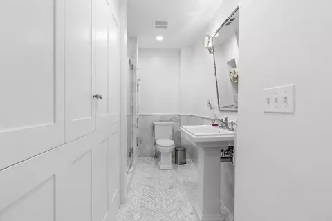 Bath - 27 Bemis St, Weston, MA 02493 photo 2 of 4