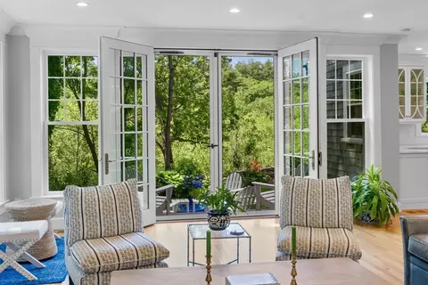 Entry Way - 27 Bemis St, Weston, MA 02493 photo 3 of 4