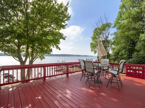 153 Plymouth Blvd, Westport, MA 02790