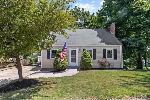 33 Wingate Rd, Weymouth, MA 02189