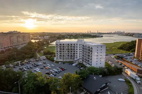 133 Commander Shea #310, Quincy, MA 02171