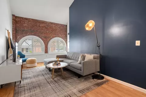 106 13th St #214, Boston, MA 02129