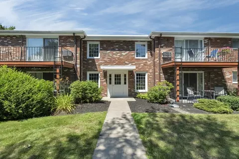96 Fountain Ln #11, Weymouth, MA 02190