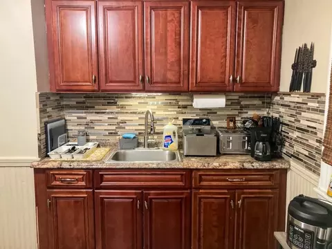 149 Crapo St, New Bedford, MA 02744