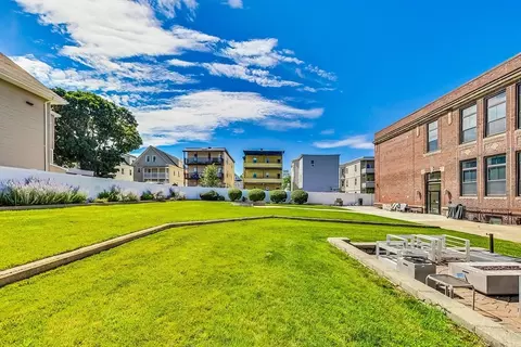 Exterior - 50 Floyd St #11, Everett, MA 02149 photo 7 of 8