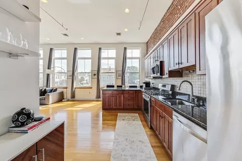 Kitchen - 50 Floyd St #11, Everett, MA 02149 photo 2 of 3