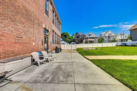 Exterior - 50 Floyd St #11, Everett, MA 02149 photo 3 of 8