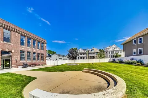 Exterior - 50 Floyd St #11, Everett, MA 02149 photo 6 of 8