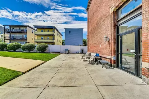 Exterior - 50 Floyd St #11, Everett, MA 02149 photo 2 of 8