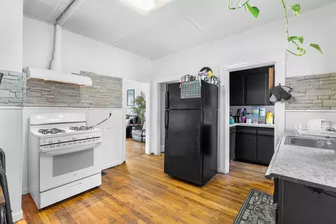 Kitchen - 15 Calhoun Ave, Everett, MA 02149 photo 6 of 8