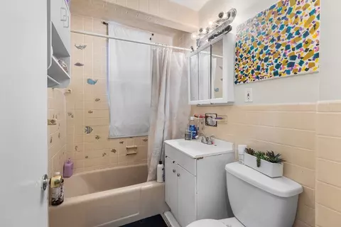 Bath - 15 Calhoun Ave, Everett, MA 02149 photo 4 of 5