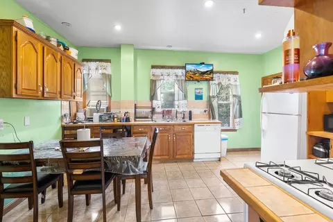 Kitchen - 15 Calhoun Ave, Everett, MA 02149 photo 3 of 8