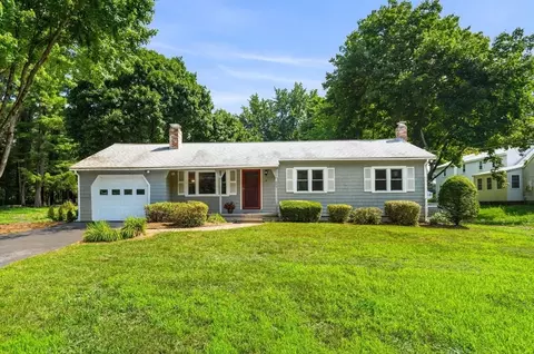 18 Spruce St, Townsend, MA 01469