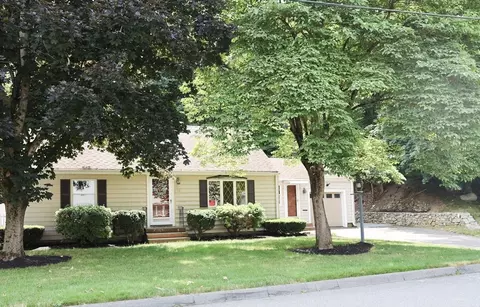 12 Forest St, Danvers, MA 01923