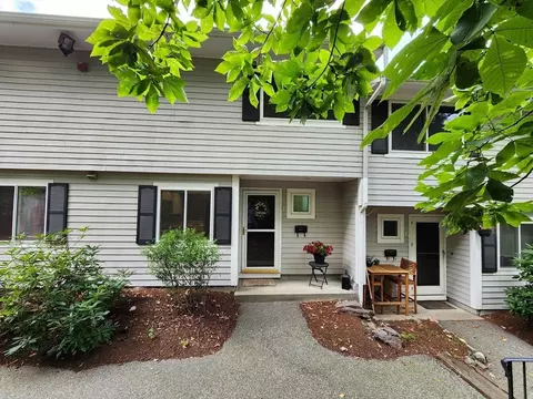 16 Beals Cove Rd #D, Hingham, MA 02043