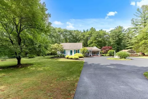 621 King St, Raynham, MA 02767 photo 3
