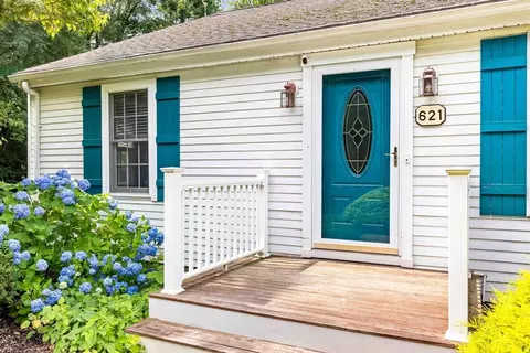 621 King St, Raynham, MA 02767 photo 4