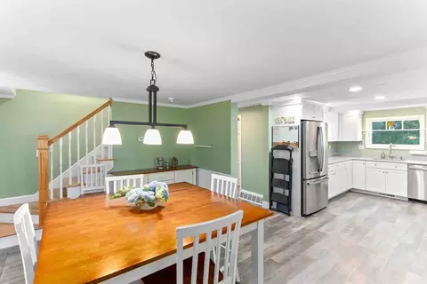 621 King St, Raynham, MA 02767 photo 8