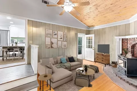 621 King St, Raynham, MA 02767 photo 17