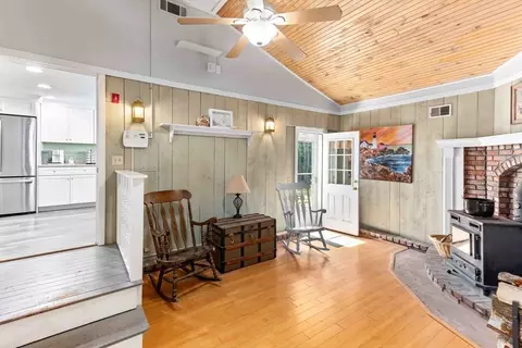 621 King St, Raynham, MA 02767 photo 16