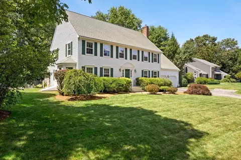12 Fox Run Rd, Medway, MA 02053