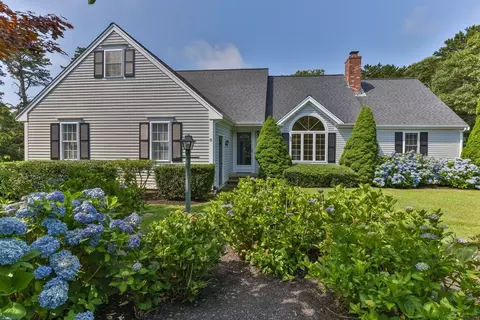 10 Dundee Cir, Harwich, MA 02645