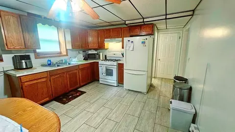 155 Narragansett St, Fall River, MA 02720 photo 17