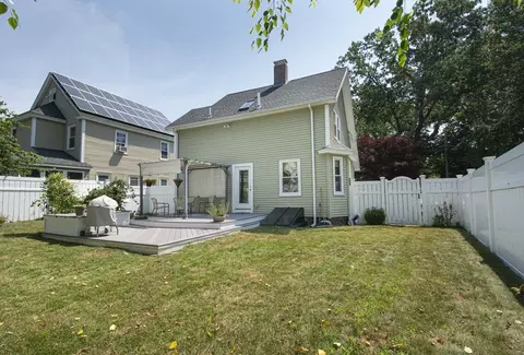 Exterior - 5 Bent Ave, Maynard, MA 01754 photo 6 of 9