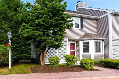 1559 Bay #57, Taunton, MA 02780