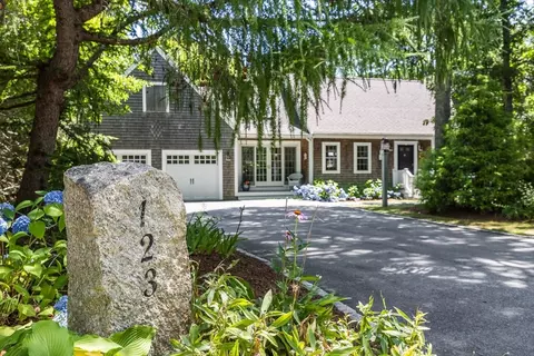 123 Fordham Rd, Falmouth, MA 02536