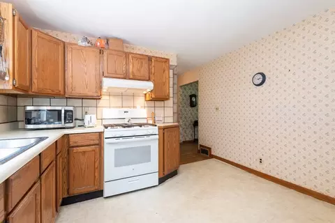 Kitchen - 80 Thurlow St, Georgetown, MA 01833 photo 4 of 4
