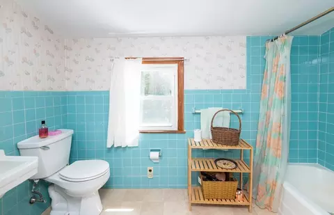 Bath - 80 Thurlow St, Georgetown, MA 01833 photo 2 of 2