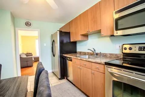 15 Westgate Rd #6, Chestnut Hill, MA 02467