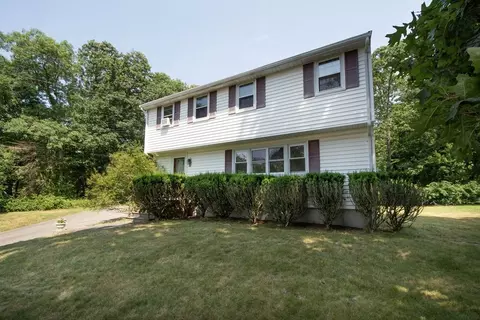 112 Karen Ln, Abington, MA 02351