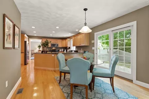 75 Blueberry Ln, Reading, MA 01867 photo 13