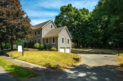 75 Blueberry Ln, Reading, MA 01867