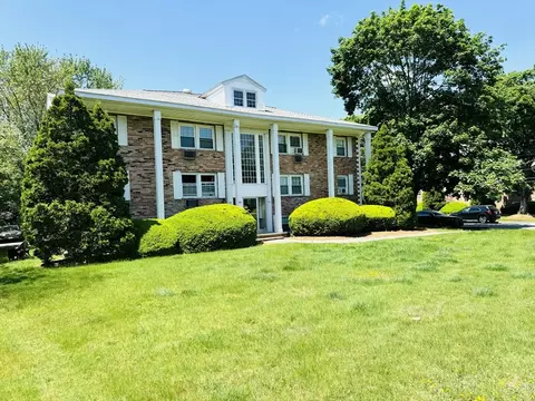 53 N Billerica Rd #2, Lowell, MA 01852